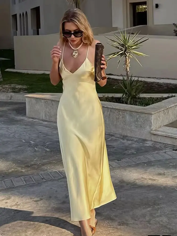 HH Abito lungo da donna con fionda in raso giallo Moda senza maniche Backless Vita alta Abiti lunghi slim Abiti da sera da donna