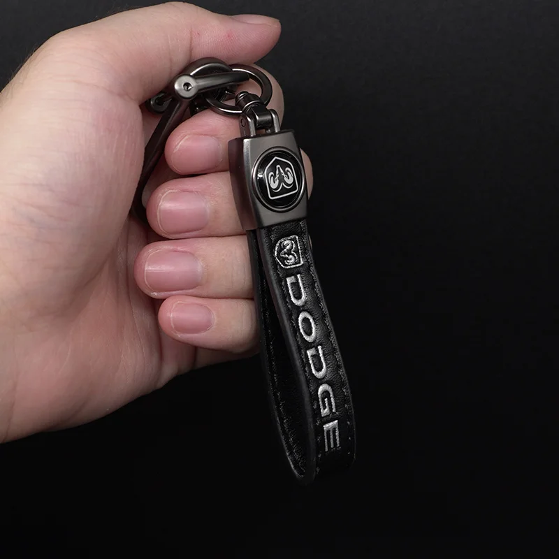 Chaveiro de Couro de Alta Qualidade com Emblema e Cordão para Carro, Presente para Dodge Ram 1500 Journey Charger Dart Challenger Durango