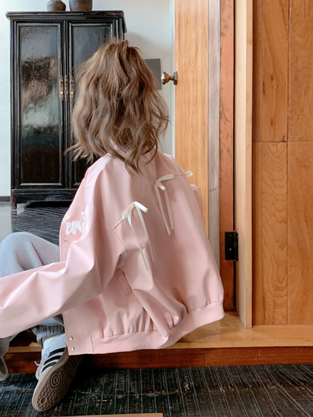 

Розовая женская бейсбольная куртка с узлами, омолаживающая образ, модная, повседневная, универсальная, весенне-осенняя, новая модель для города