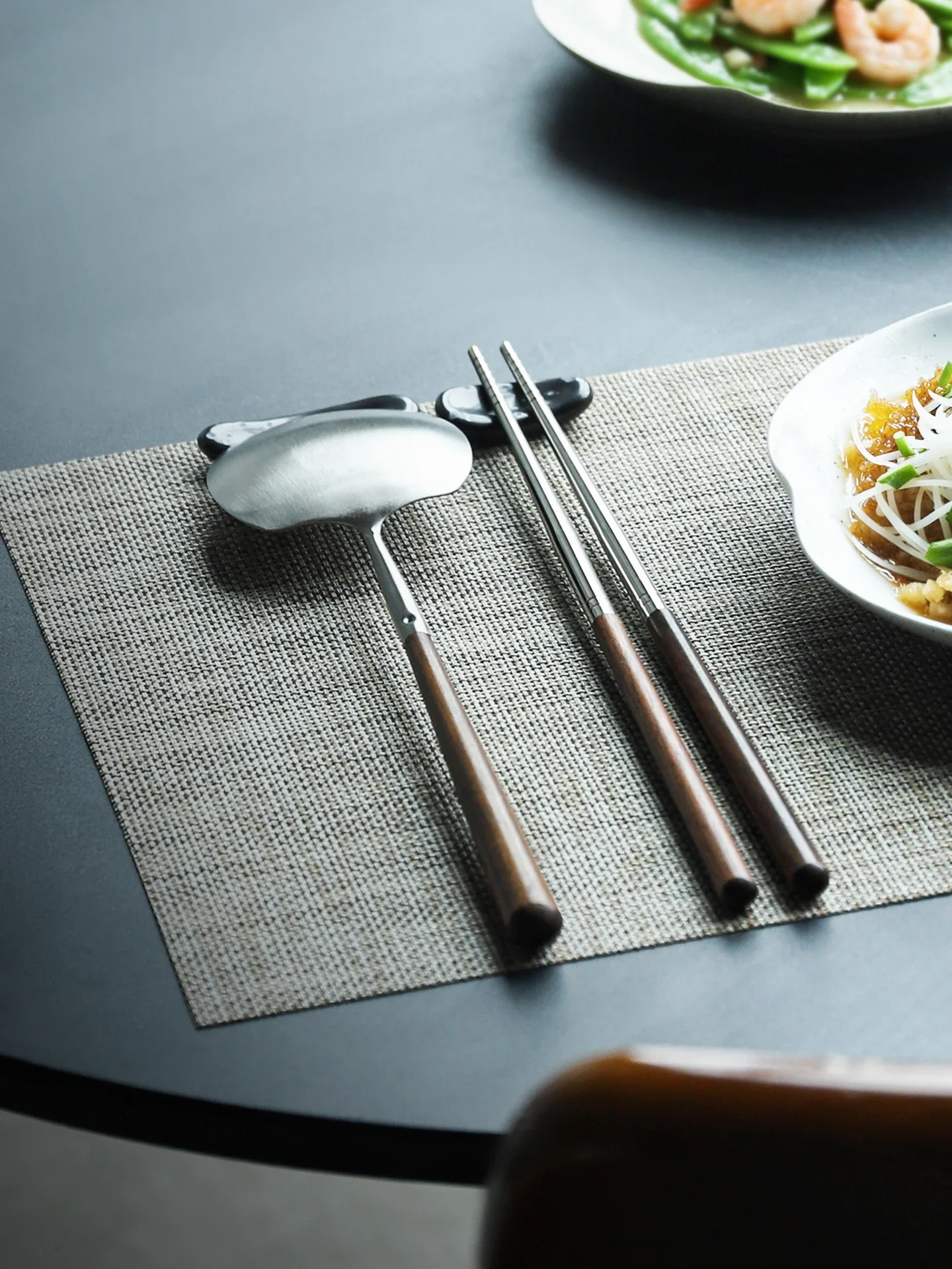 Japanese Style Stainless Steel Spoon And Chopsticks Set with Wooden Handle for Public Use Soup Ladle for Restaurant And Home