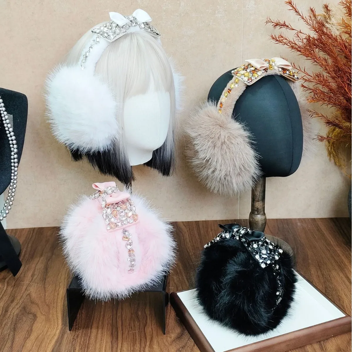 

Winter Foldable Plush Ear Muffs with Fleece Lining for Cold Protection and Warmth Bow Headband for Students and Women