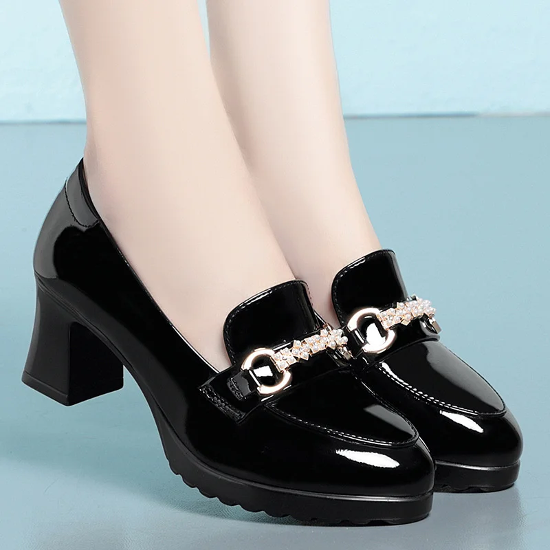 Spring New Square Heels Metal Chain Pumps Women Soft Leather Shoes Fashion Slip On Chunky Heel Casual Mary Jane Shoes