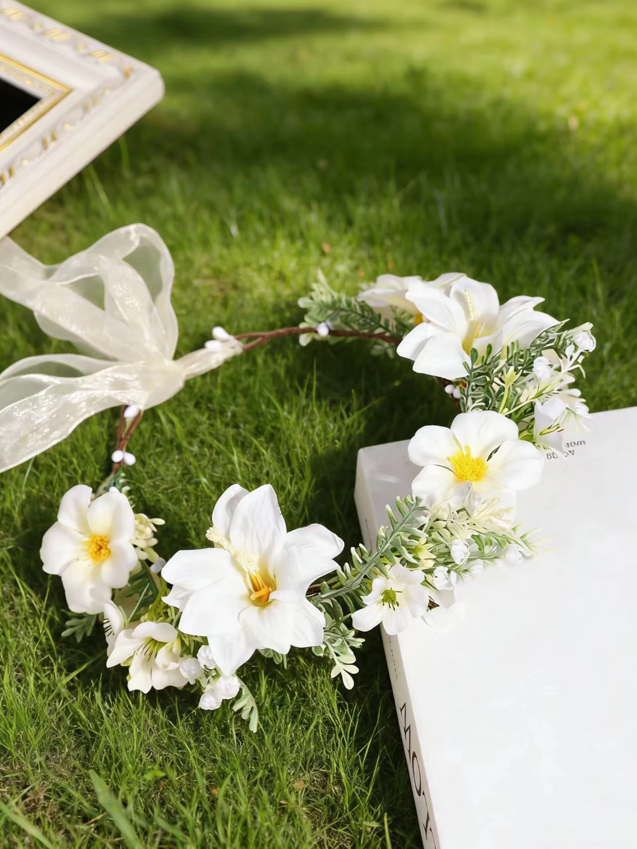 Handmade Blue and White Floral Headband, Fairy-Like Mesh Ribbon Flower Hair Accessory, Outdoor Wedding Photo Shoot Pastoral Style Flower Crown image 2