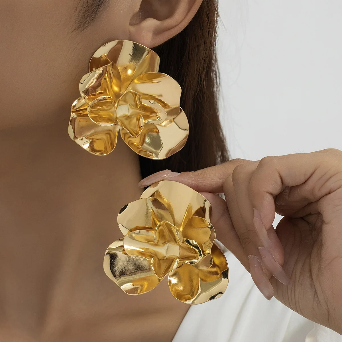 

Exaggerated Metal Large Flowers Earrings for Women European American Personality Daily Commuter Jewelry Holiday Accessory