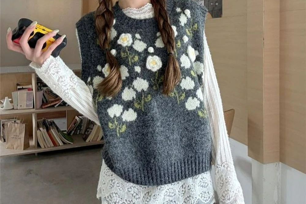 

Stacked Knitted Vest Women's 2025 Autumn New Style Loose Lazy Fashion Design Jacquard Tank Top