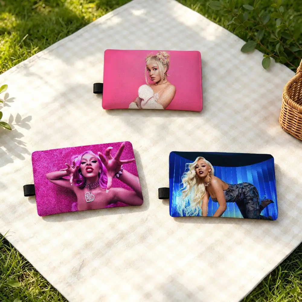 Singer D-Doja Cat Waterproof Zippered Coin Purse – Lightweight Hanging Wallet For Coins ID Cards