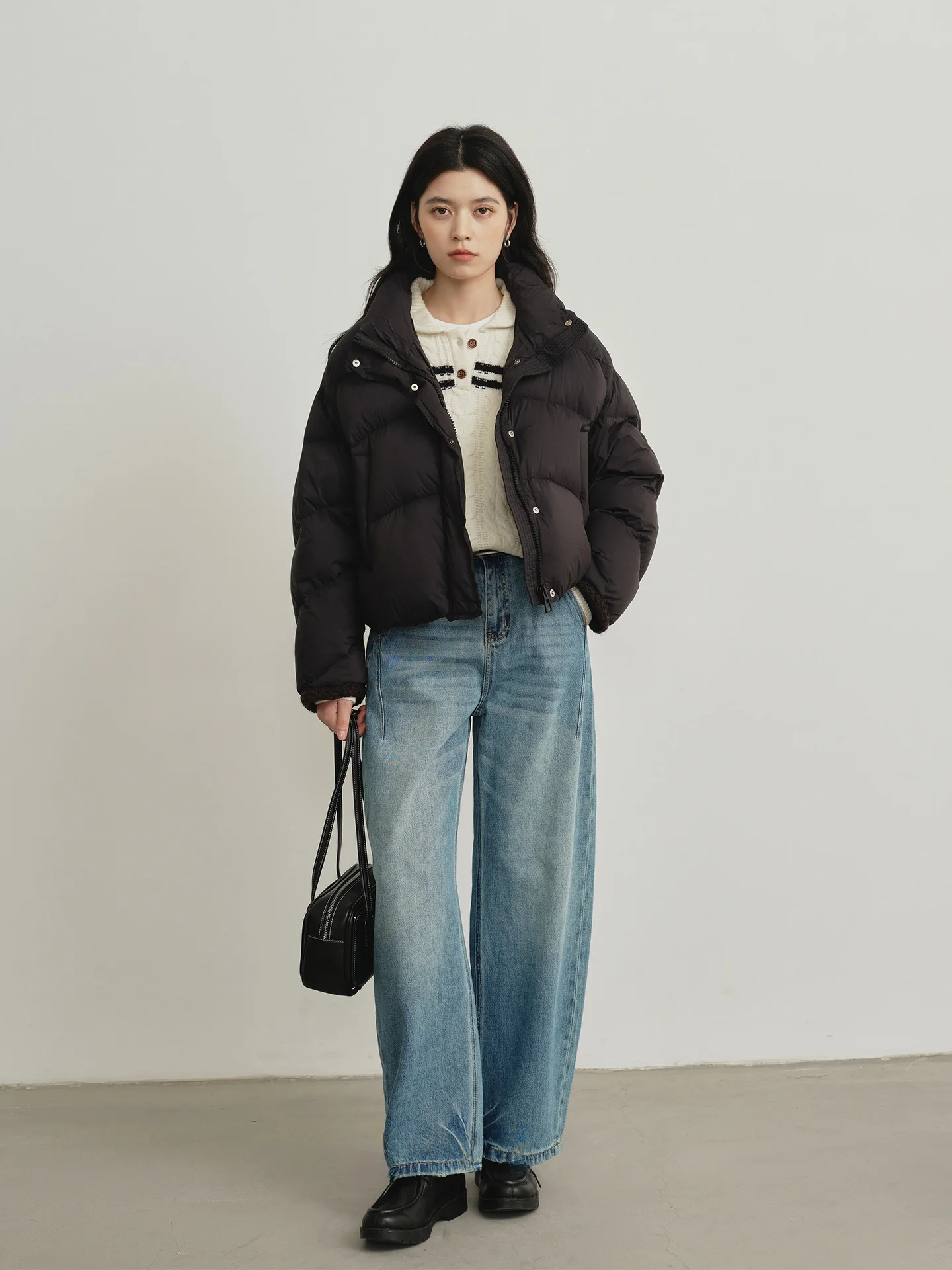 

Пуховик Gansen 95 Du: Модный, простой, теплый, высококачественный, свободный, укороченный женский пуховик. Тепло гарантировано.