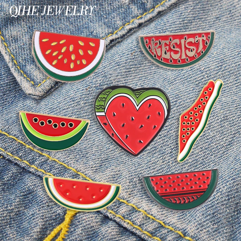 Pin de esmalte con forma de corazón de sandía 'Love World Peace', broche de sandía de fruta fresca, insignia de solapa, regalo de joyería para amigos