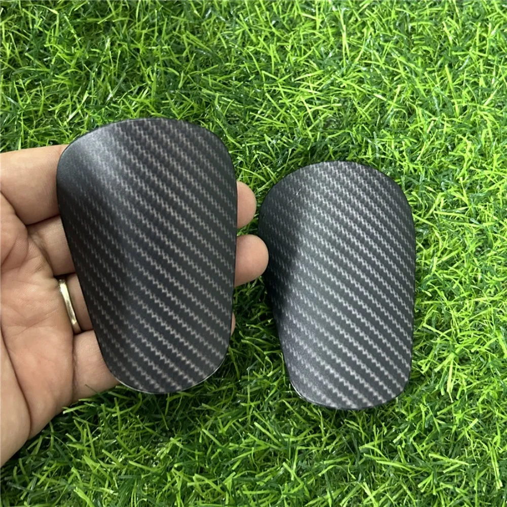 Simple Imitation Carbon Fiber Shin Guards Small Size Care Protective Soccer Pads Practicing Playing Football Knee Pads