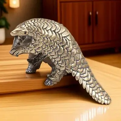 

1Pcs Brass Retro Pangolin Ornament Creative Brass Desktop Adornment Vintage Style Office Tabletop Decoration Pangolin Adornment