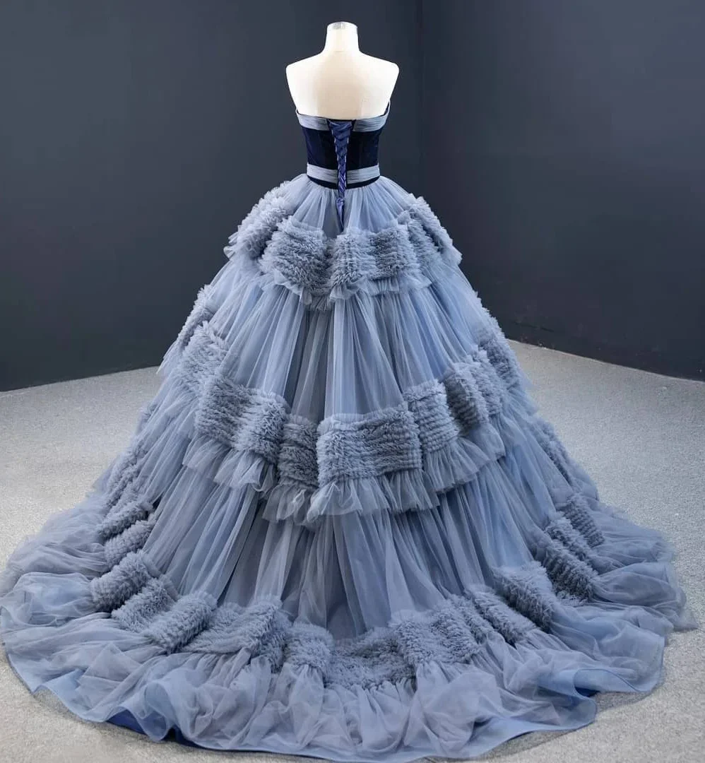 Abito da sposa blu fumo senza spalline abito da ballo in Tulle a strati lunghezza del pavimento abiti da sera con abito lungo da treno per le donne 2023