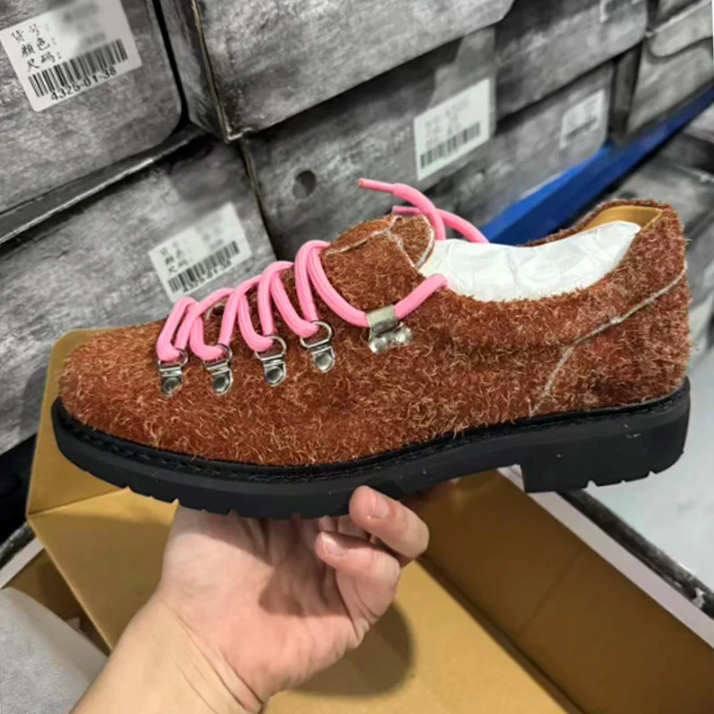 

Замшевые туфли, мужские туфли дерби, весенне-осенняя брендовая мужская обувь из натуральной кожи на плоской подошве, крутая модная стильная обувь синего и желтого цвета, большие размеры 45, D617