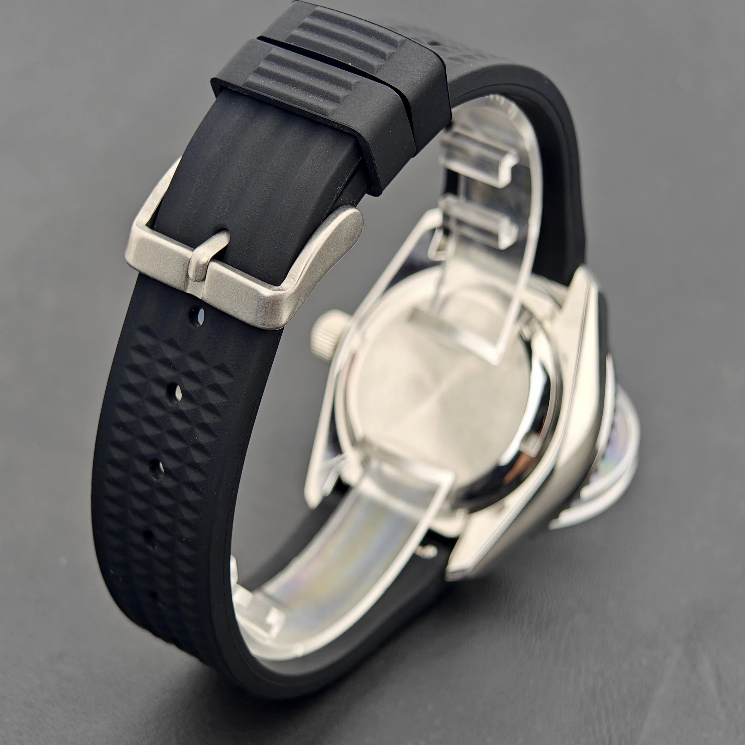 Benutzerdefiniertes Logo CORGEUT NH35 Automatikuhr Herren Saphir 316L Stahl 100M Wasserdicht Taucher Silikonarmband 6020 – Detail 9