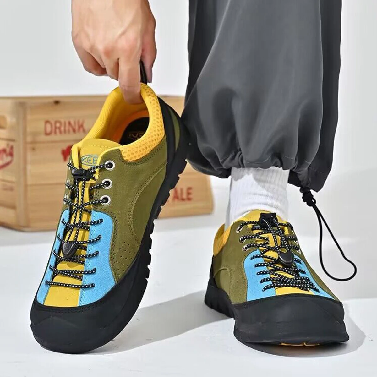 2023 New Keen Outdoor Walking Shoes Men Women Jasper Hiking Shoes Original High Quality Closed Toe Protection Sneakers