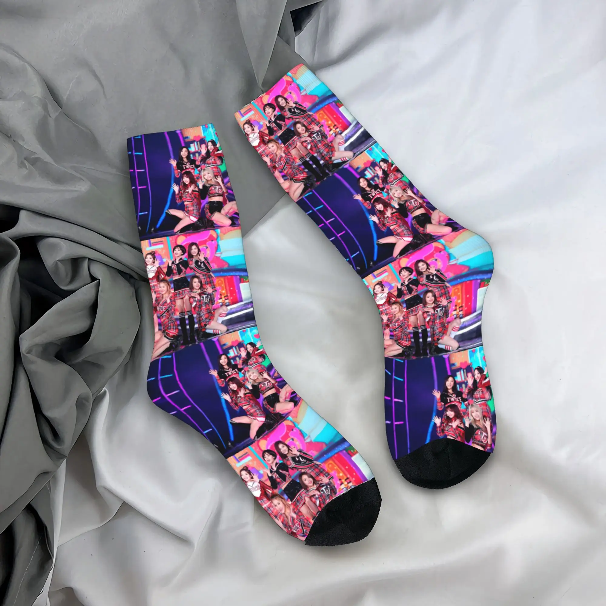 متعة Kpop المغني مرتين الفتيات الجوارب Harajuku جوارب فائقة النعومة كل موسم الجوارب الطويلة اكسسوارات للرجل امرأة الهدايا