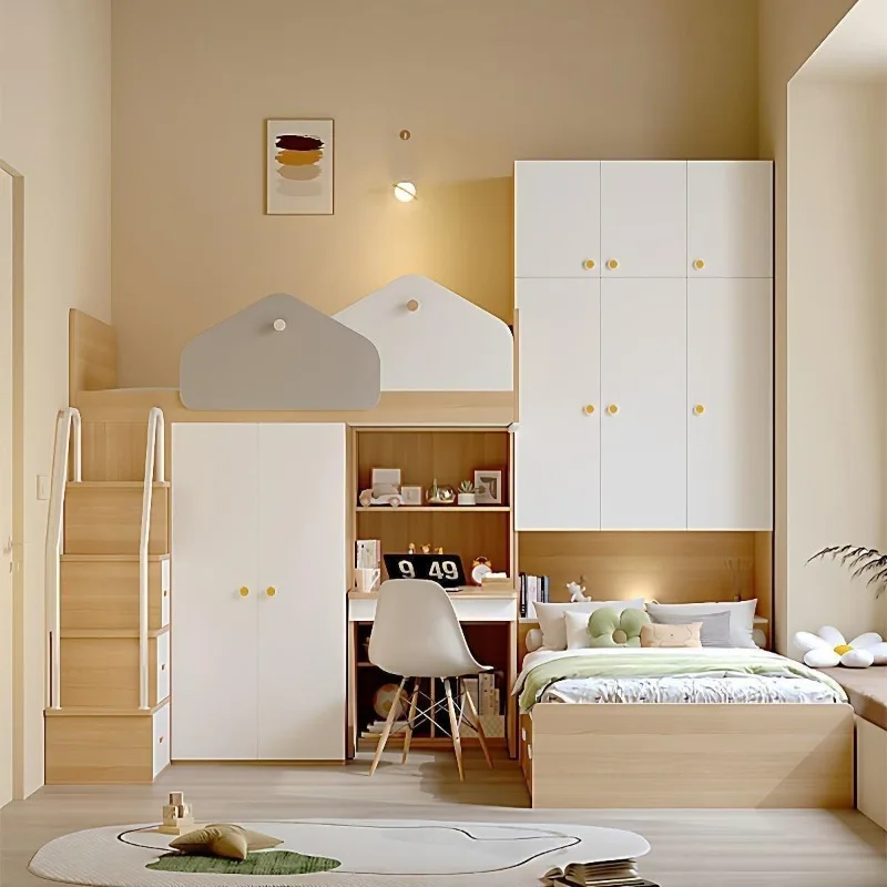 The upper and lower beds are staggered, the bed is small, and the space-saving wardrobe, desk and bed are integrated.