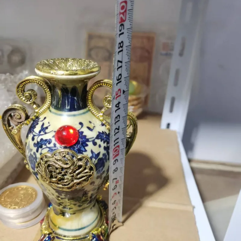 

Factory Wholesale Gilded Double-Eared Double-Drilled Porcelain Vase Craft Ornament Antique-Style Porcelain Inlaid Vase Live Broa