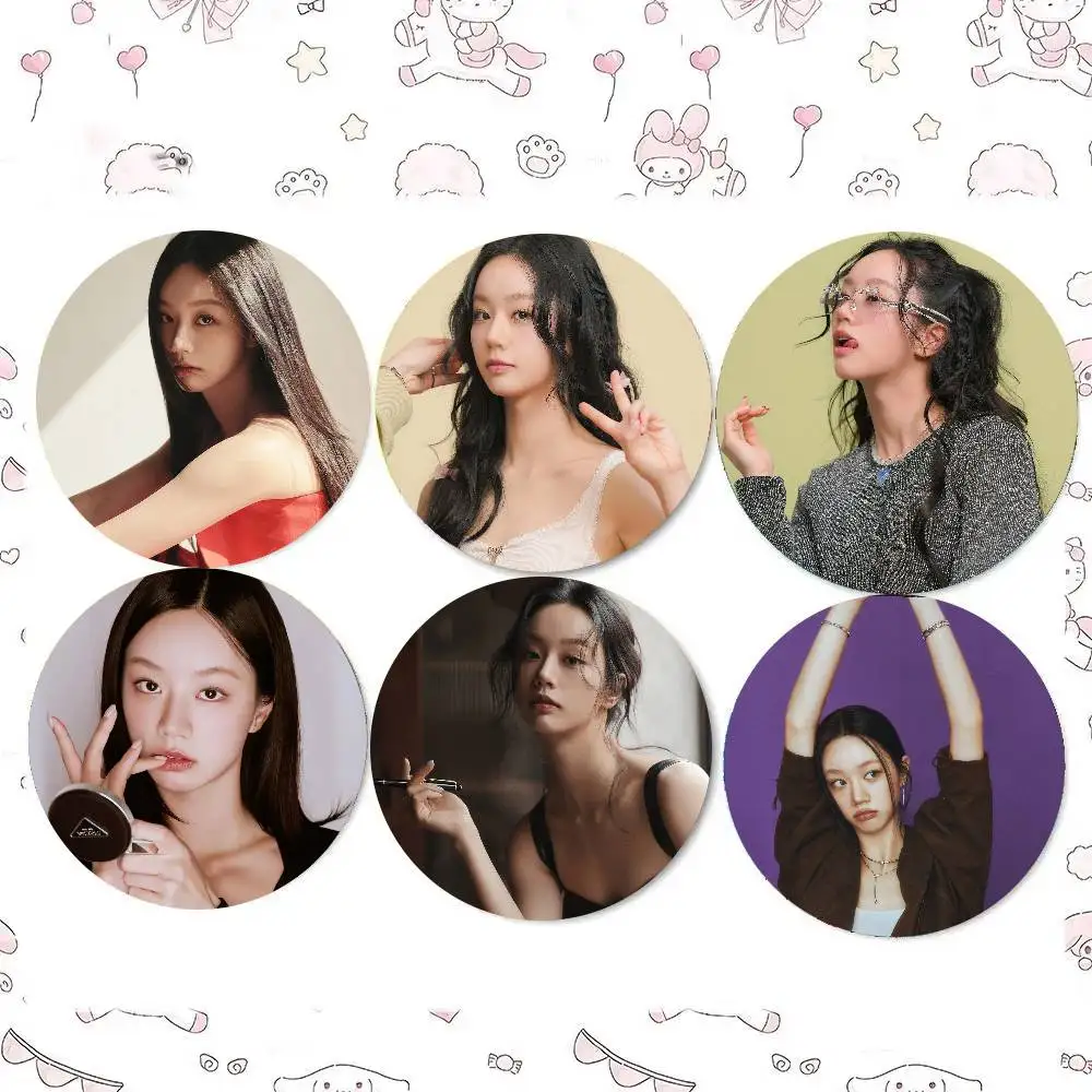 Korean Singer And Actor Lee Hyeri Badge Tinplate Meme Round Brooch For Hat Bag Creative Lapel Jewelry Accessories Gifts