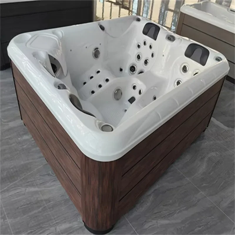 Hot Sale Whirlpool Jacuzzi Garden Room Deep Hot Tub Independent Ozone Hydraulic, Can Accommodate 3-4 People