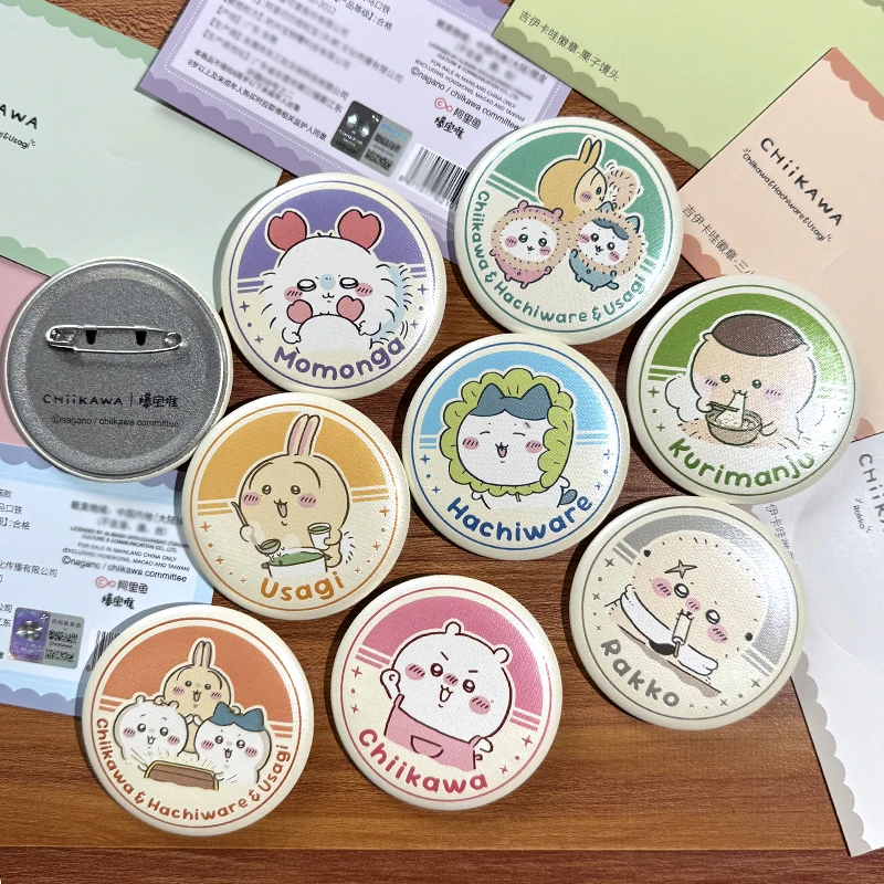 

Chiikawa self-mocking bear Bapu Xiao Ba Usachi Badge, kawaii bag clothing collectible, cute cartoon brooch accessory gift