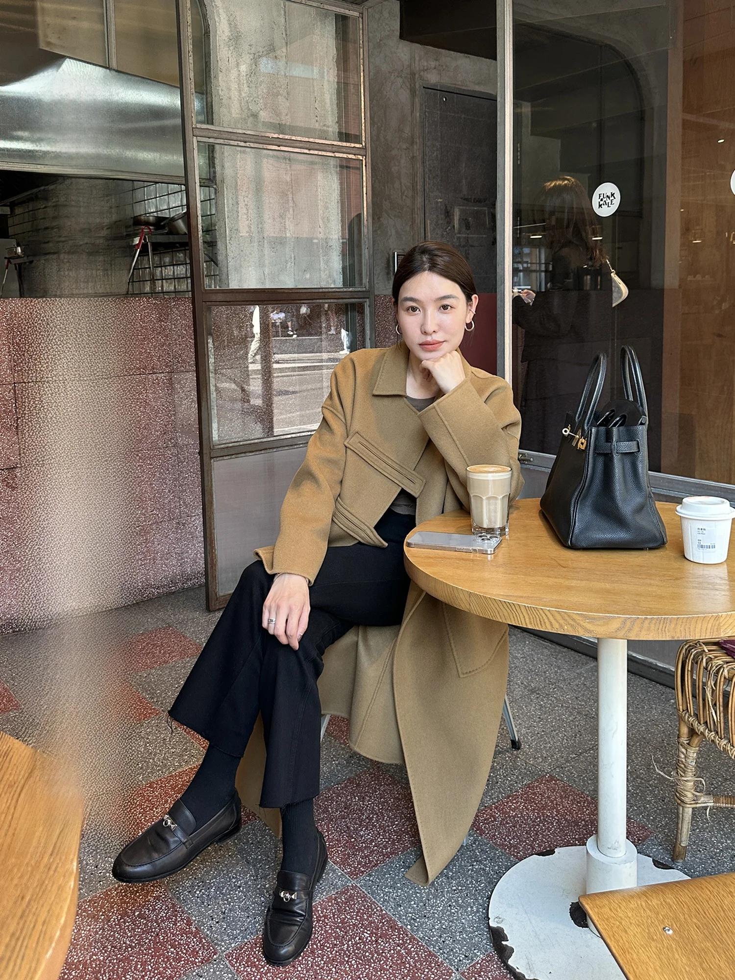 

Расклешенные джинсы с высокой талией, женские новые облегающие джинсы с потертостями в стиле ретро, хлопковые эластичные джинсовые брюки на молнии, весна 2025 г.