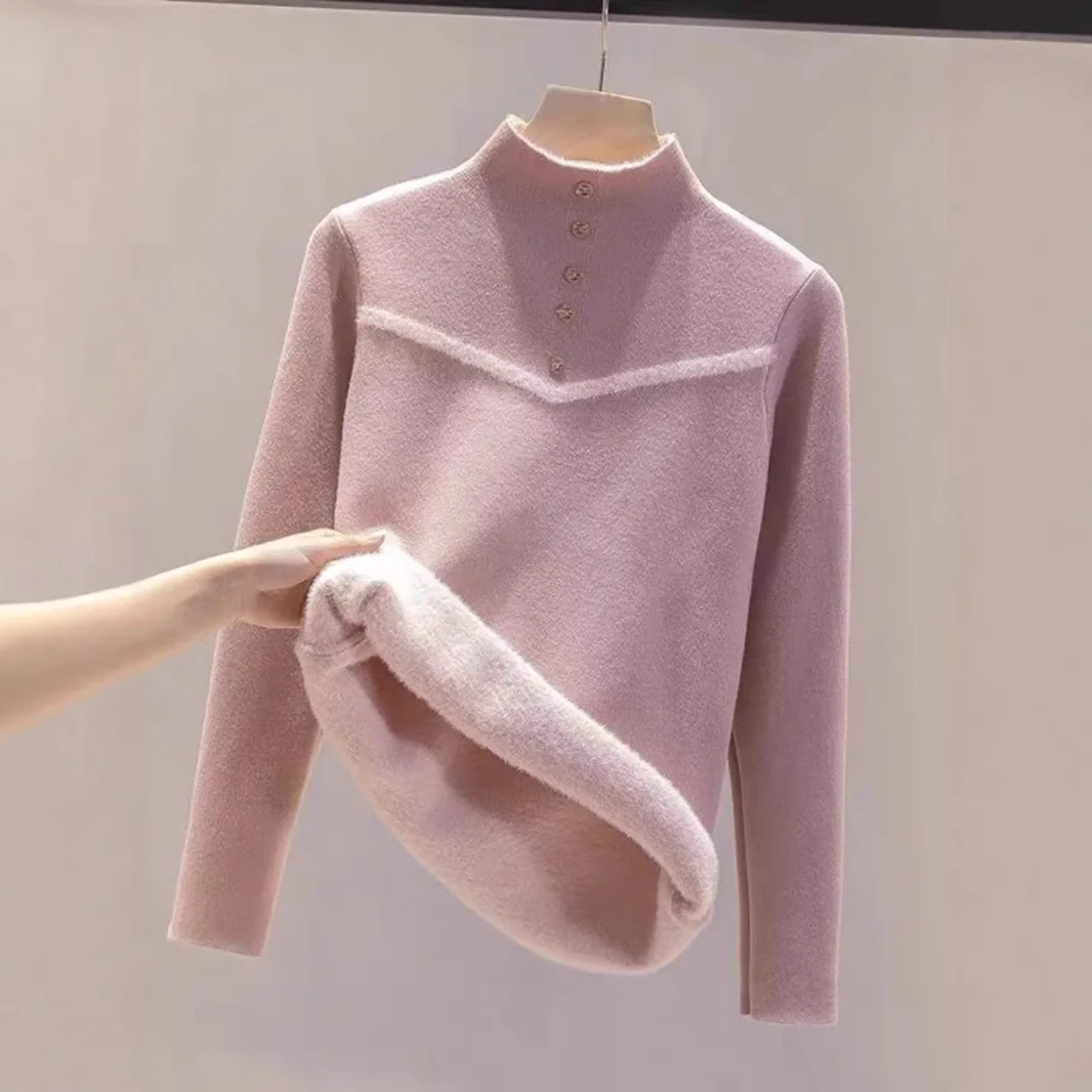 

Теплый и лежачий. Плотно прилегающий фигуру свитер на флисовой подкладке. Шикарное зимнее незаменимое.