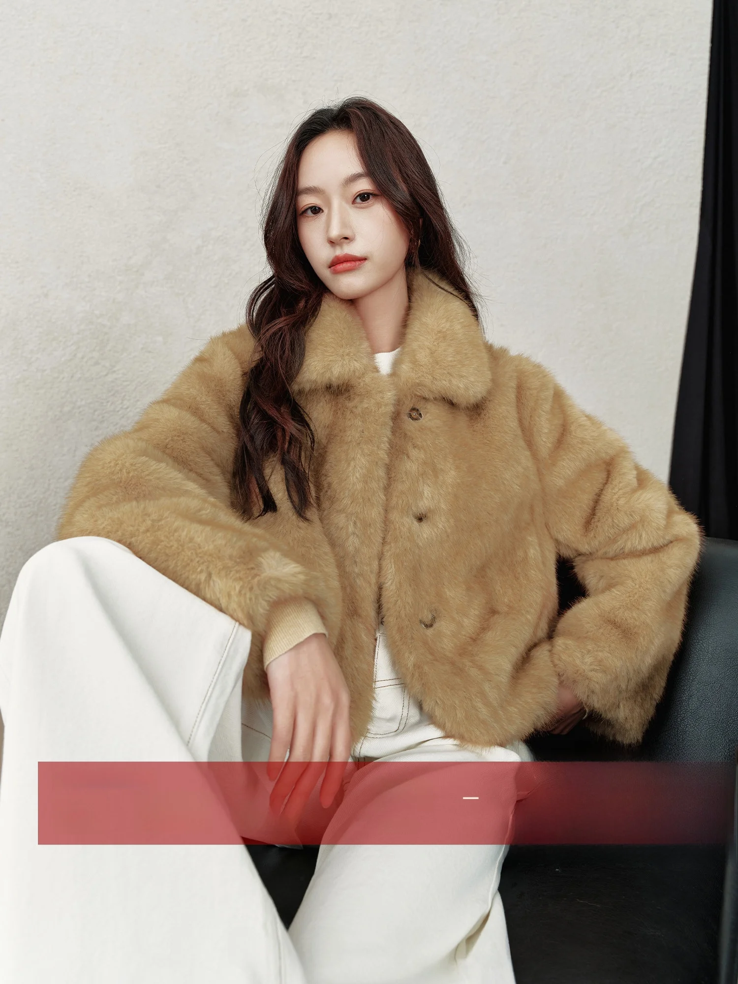 

Rising Short Thickened Faux Fur Coat for Women Warm Fluffy Outerwear Compact Size Eco-friendly Polyester Winter Jacket