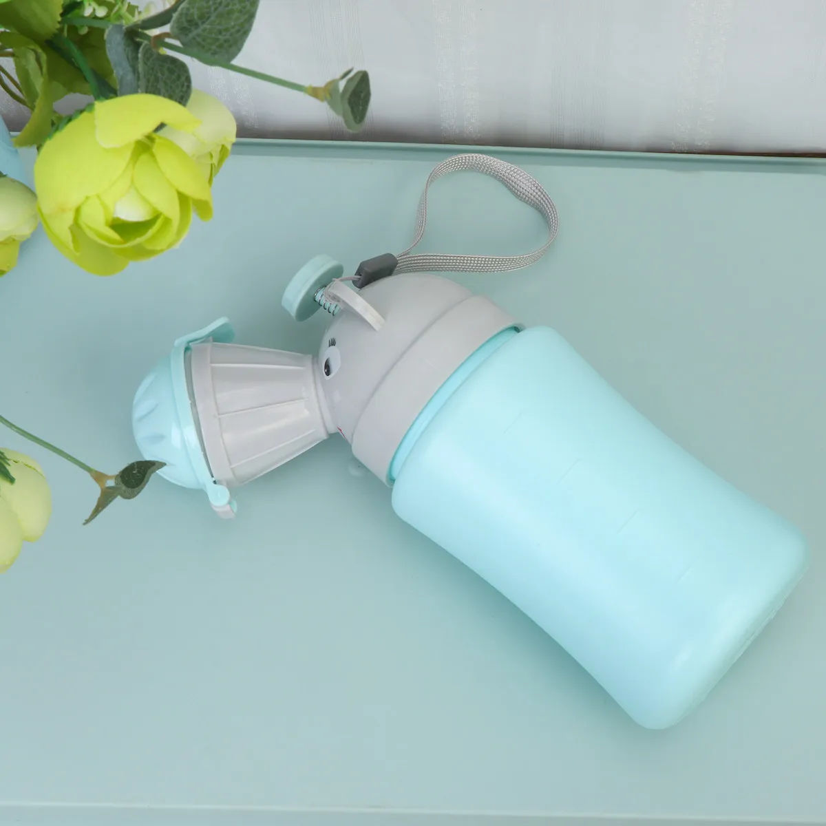 

1Pcs Car Urinal Bottle Portable Cute Cartoon Design Leakproof Emergency Potty for Travel Toilet