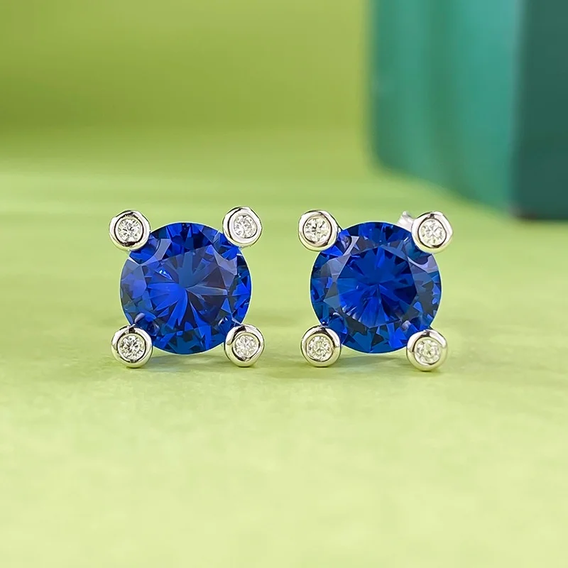 

Simple 925 Silver 1 Carat Four Prongs Ear Stud Synthetic Emerald Women Earring 1ct Lab-grown Blue Sapphire Genderless Jewelry