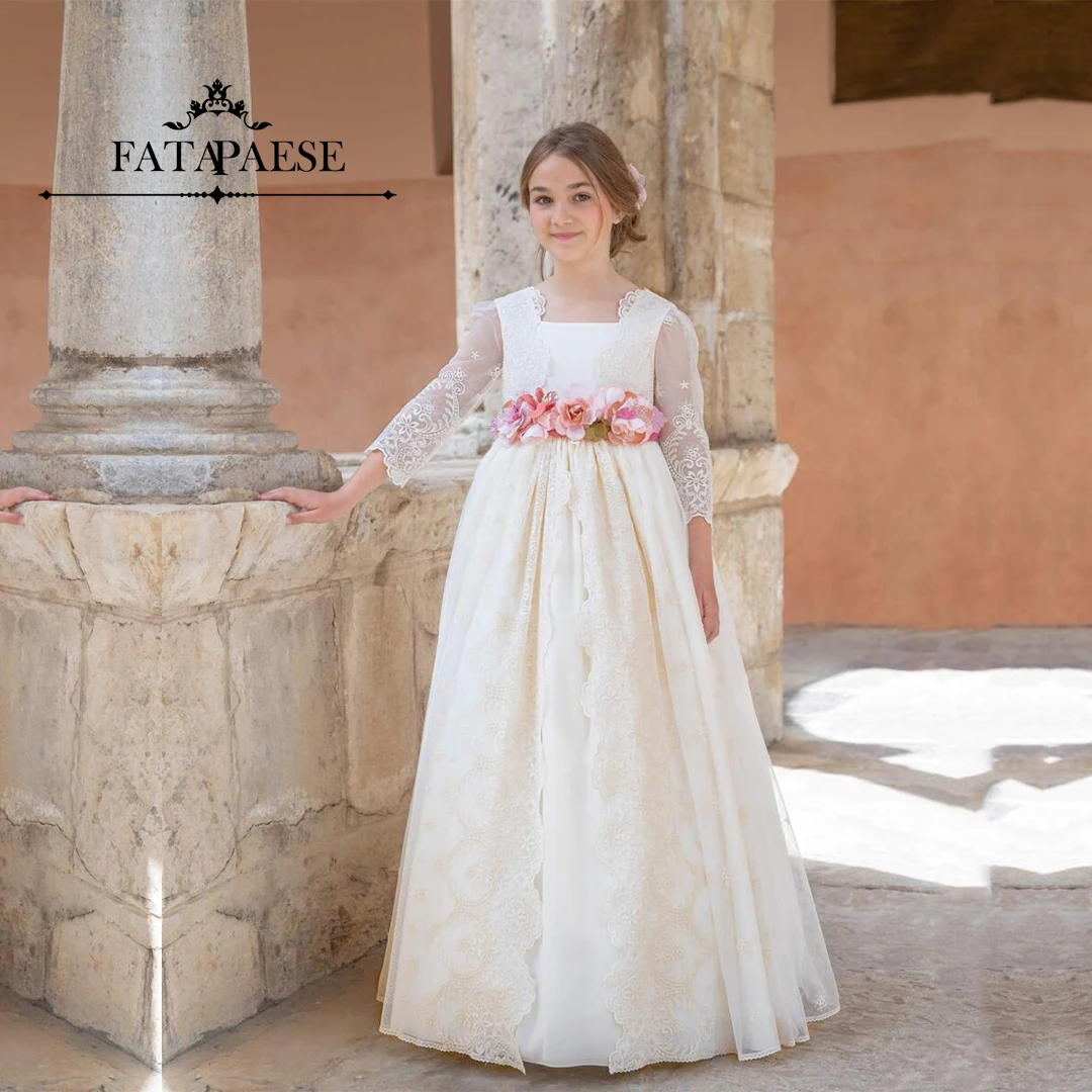 FATAPAESE Tule Bordado com Moles e Rosa Aquamarine, Vestido Comunhão, Detalhes Floral na Fita do Meio, Cinto de Tule