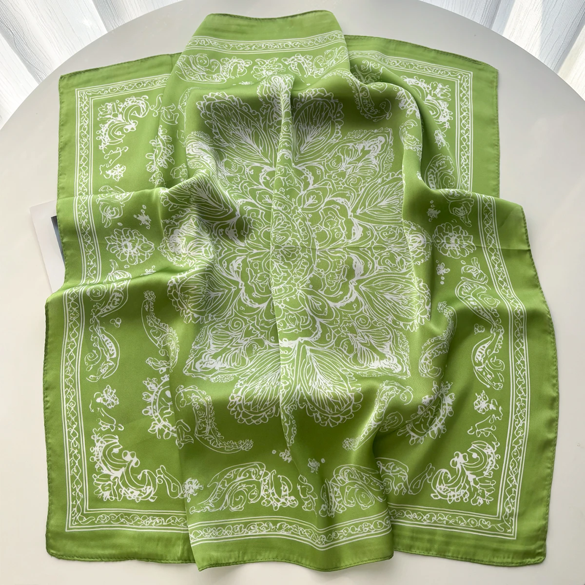 2026 Design Drucken Quadratischen Seidenschal Frauen Halstuch Bandana Foulard Dame Schal Schals Wrap Kopf Haar Band Krawatten – Detail 7