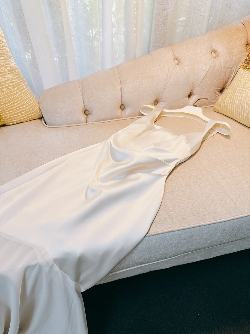 Ele الأبيض الساتان U-Ne Strapl Dr Summer VaionFeelings Fi Tail تنورة طويلة المرأة كوتور عالية الخصر ألف خط Dr