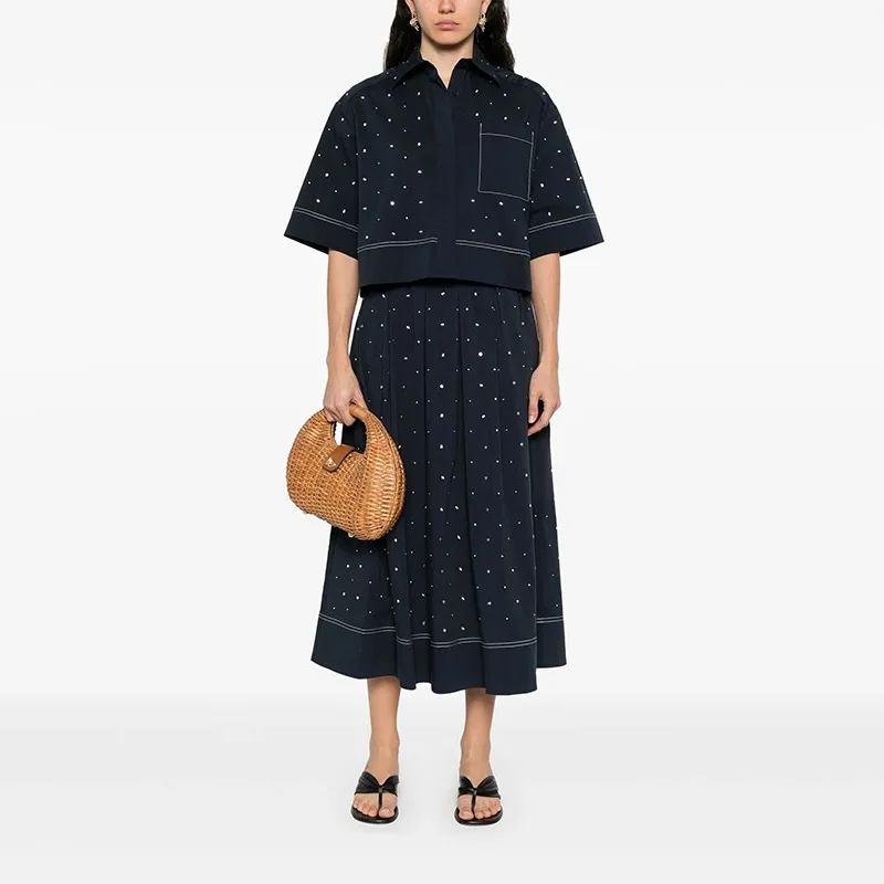 ชุดเซ็ตสีพื้นเรียบหรู แต่งเพชร คอปกหลวมทรงเอไลน์ ยาวคลุมเท้า สำหรับฤดูใบไม้ร่วงต้นๆ และฤดูร้อนปี 2025