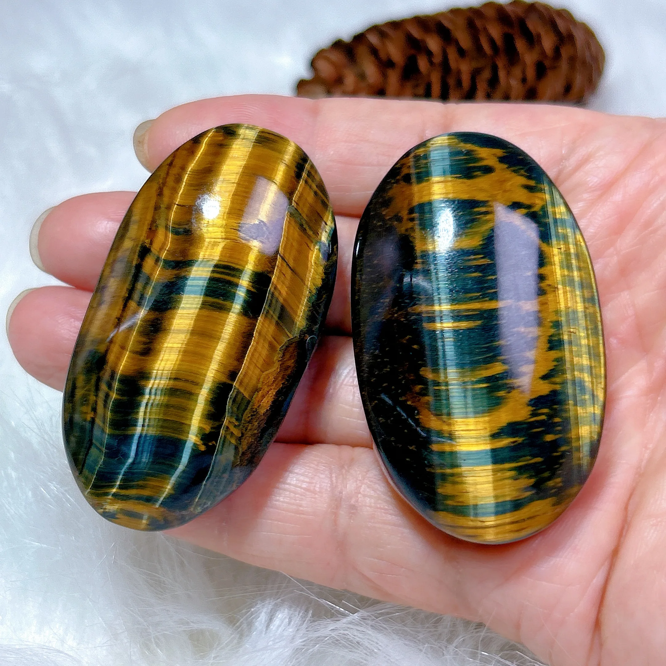 Natural Crystal Blue And Yellow Flashy Tiger Eye Palm Polished Energy Reiki Ornament Healing High Quality Home Decoration Gift