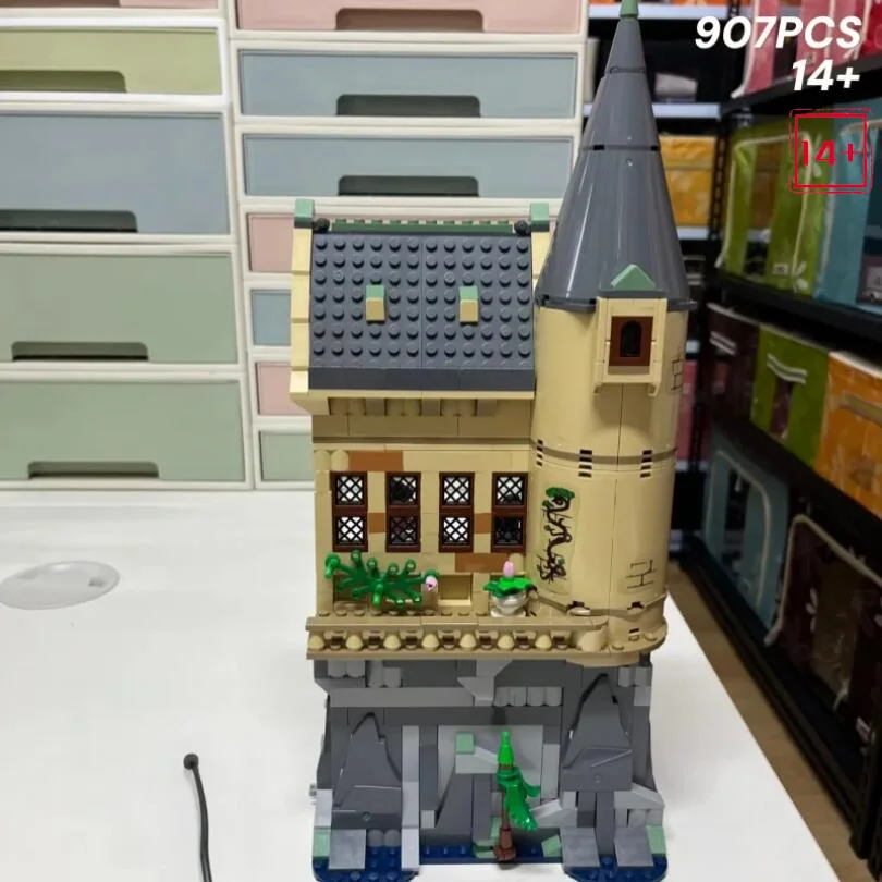 NEW 2026 Themed Hogwarts Castle Hospital Wing 907Pcs Building Blocks DIY Desktop Decoration Toys For Birthday Festival Gifts view 3