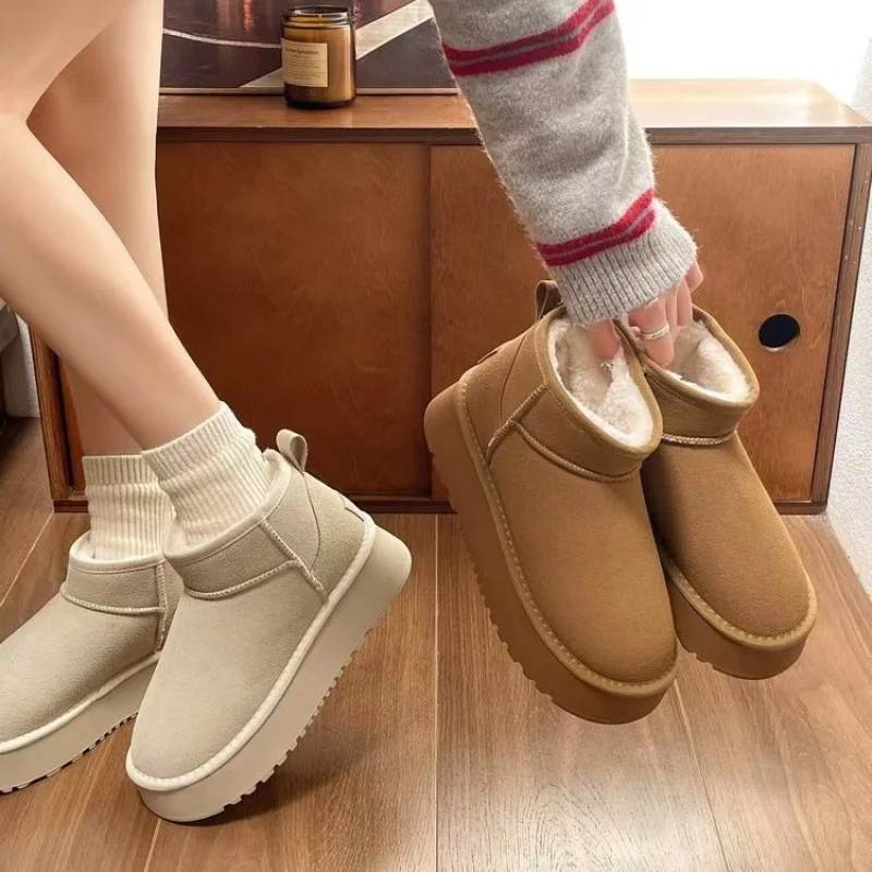 

Plus Size Thick Bottom Snow Boots 2025 Winter Short Snow Cotton Padded Thickened Outdoor Cotton Shoes for Women