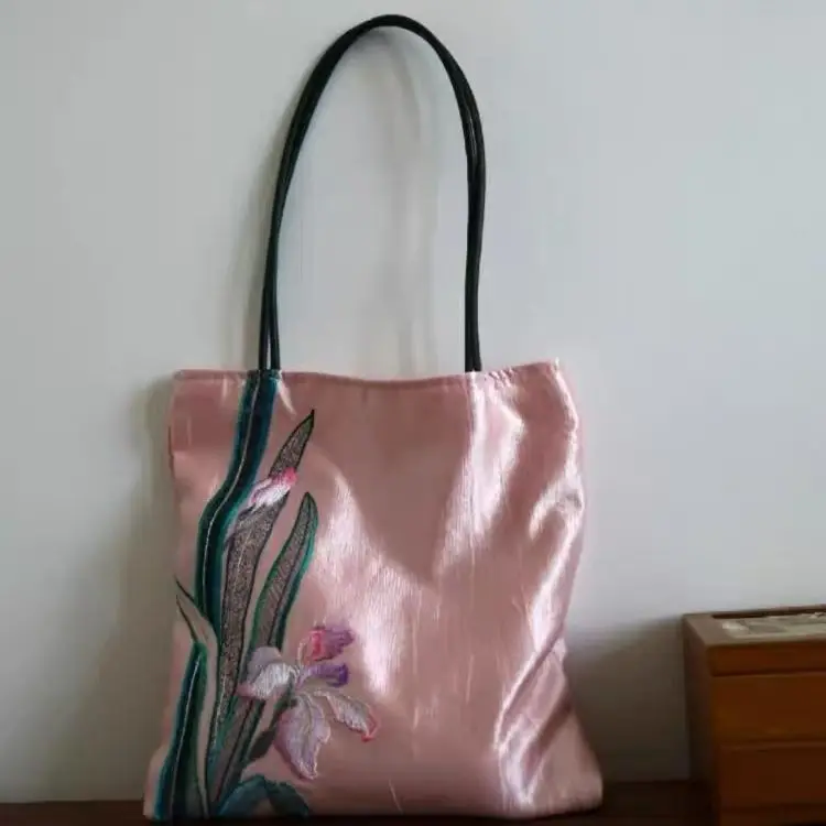 

Retro Pink Embroidered Flower Tote Bag Women Satin Large Capacity Shoulder Bag Ladies Ethnic Style Elegant Gentle Underarm Bags