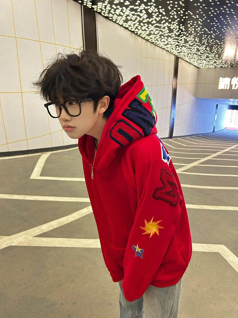 

Новая мужская толстовка-кардиган 2026 года, красная, свободного кроя, с вышивкой букв, для весны и осени