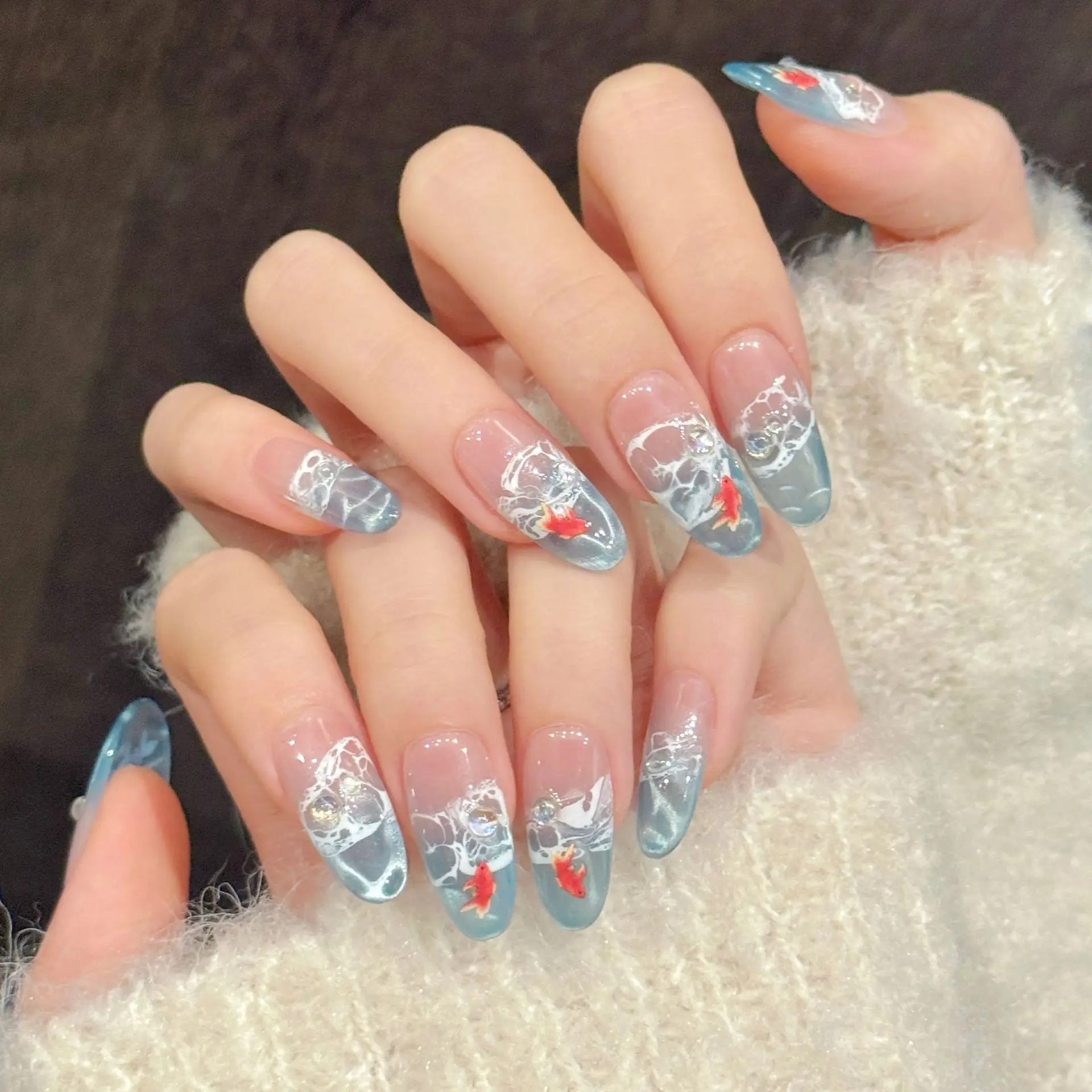 10 Uds. De uñas postizas hechas a mano con forma de pez dorado de mar azul, uñas postizas de verano, uñas postizas largas desmontables para Spice Girl