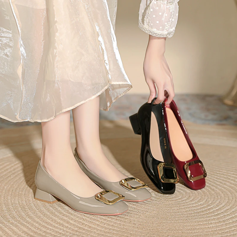 

Low-heeled women's shoes, elegant and comfortable, 2025 spring and autumn new model, patent leather square-toed granny shoes, re