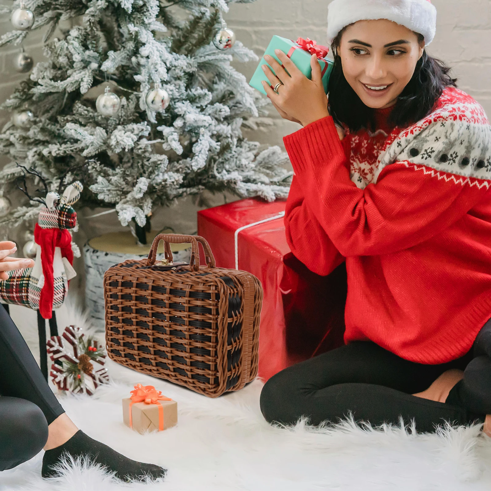 

Retro Handwoven Suitcase Imitation Rattan Woven Storage Box For Picnic Stationery Home Decoration Lightweight Portable Large