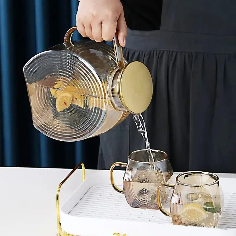 Glass Pitcher with Handle Transparent Snail Design Cold Water Kettle for Home Office Daily Drinking and Family Gatherings