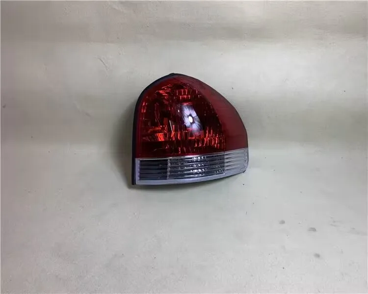 

Автозапчасти: Высококачественные задние фонари, стоп-сигналы, габаритные огни для Hyundai Santa Fe 2001-2006, артикулы 92401-26000, 92402-26000