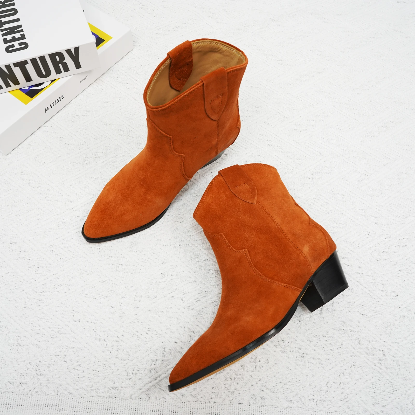 

2024 autumn and winter fashion women's thick heeled cow suede Chelsea short boots pointed leather anti slip sheepskin boots35-43