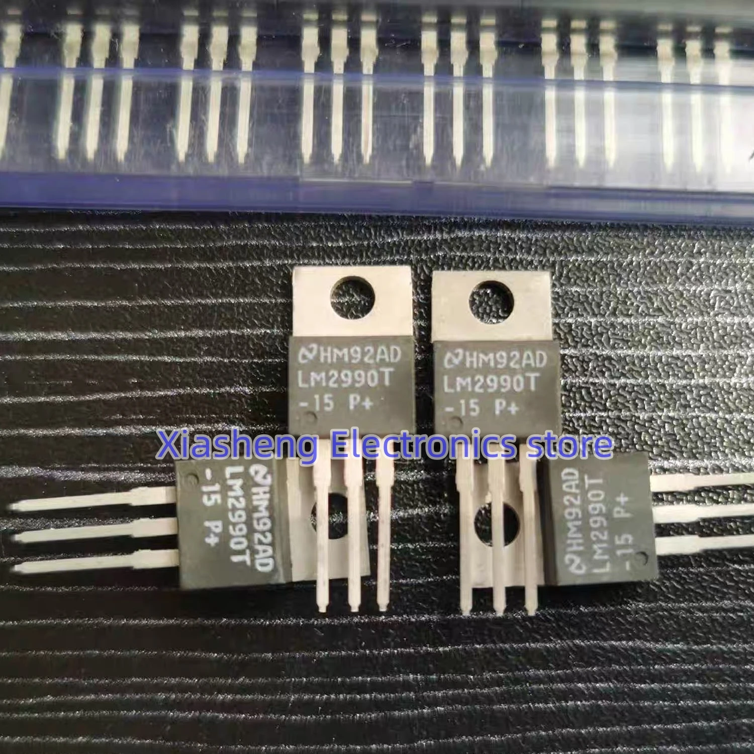 

New Original 2Pcs LM2990T-15 TO-220 Three-terminal Voltage Regulator In Stock Good Quality