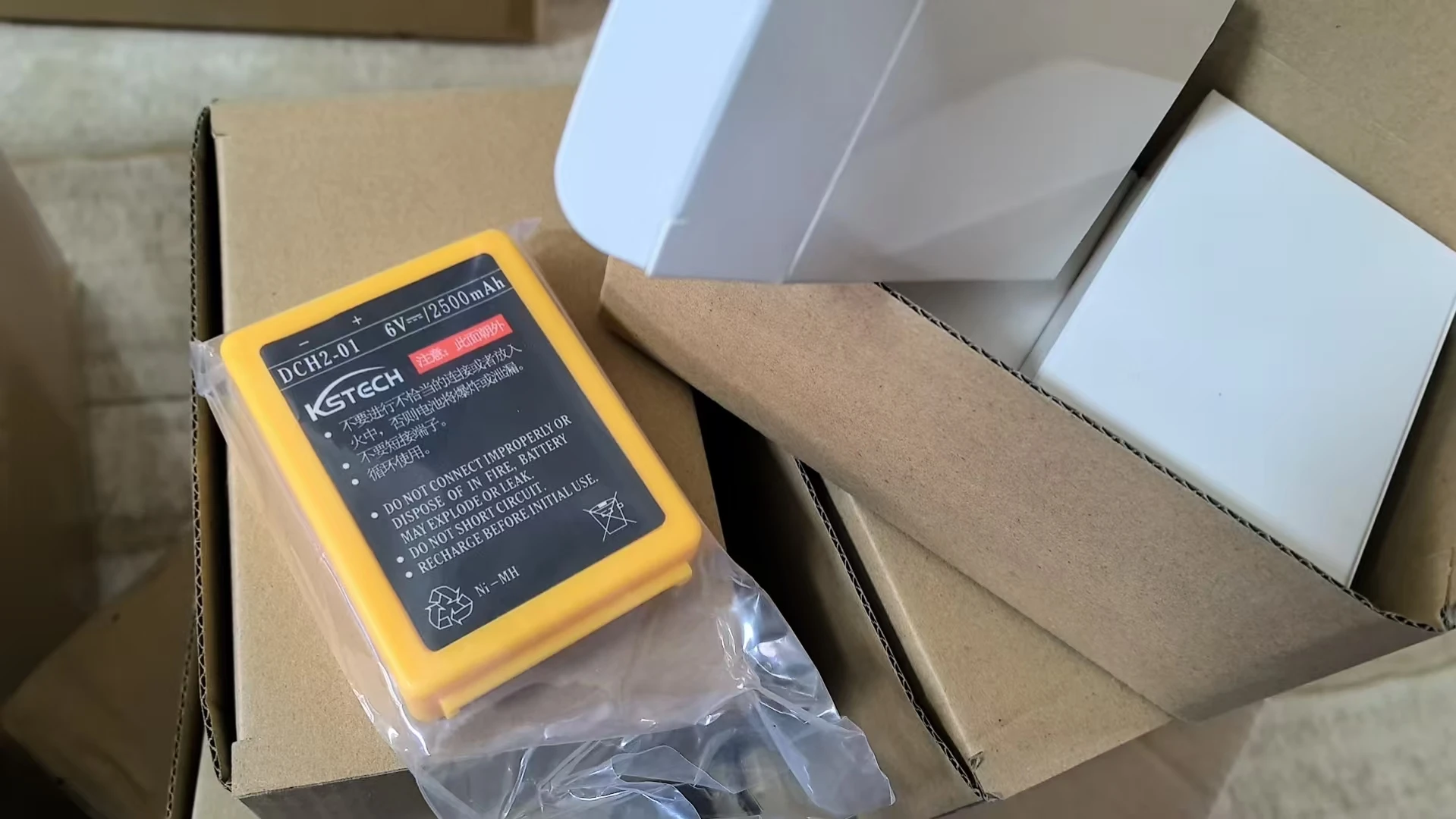 Kaishang DCH2-01 بطارية حالة جديدة للتحكم عن بعد Zhonglian i Sanyi الرطب مضخة الرش شاحنة آلات البناء جزء