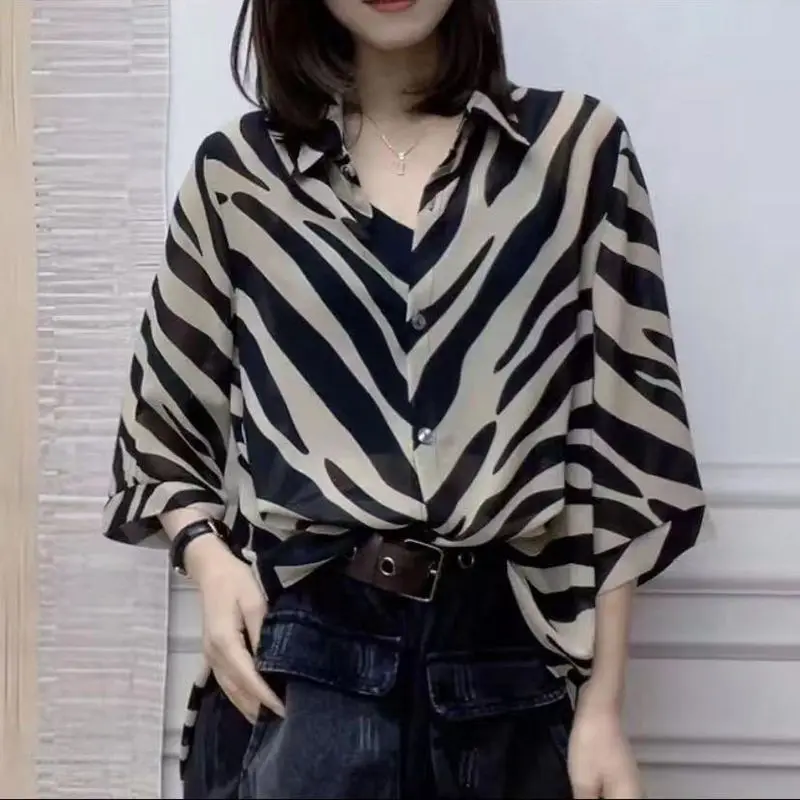 2024 Summer New Shirts Retro Fashion Spliced Button Loose Printed Striped Women\'s Polo-Neck 3/4 Sleeves Asymmetric Midi Blouses