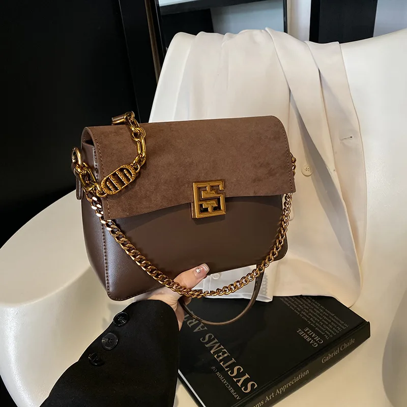 

Seasonal Korean-Chic Handbag -Compact Chain Crossbody Purse,Lightweight Spacious Bag for Daily Use,Fashionable Women's Accessory