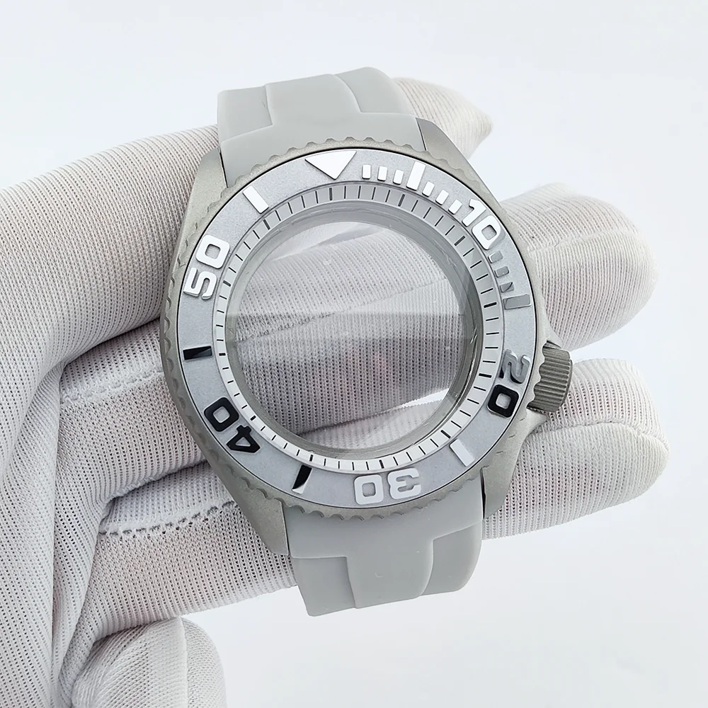 cassa-da-uomo-di-lusso-da-40-mm-custodia-nh35-cassa-smerigliata-cinturino-in-caucciu-cassa-in-vetro-zaffiro-adatta-per-cassa-dell'orologio-nh35-con-quadrante-da-285-mm