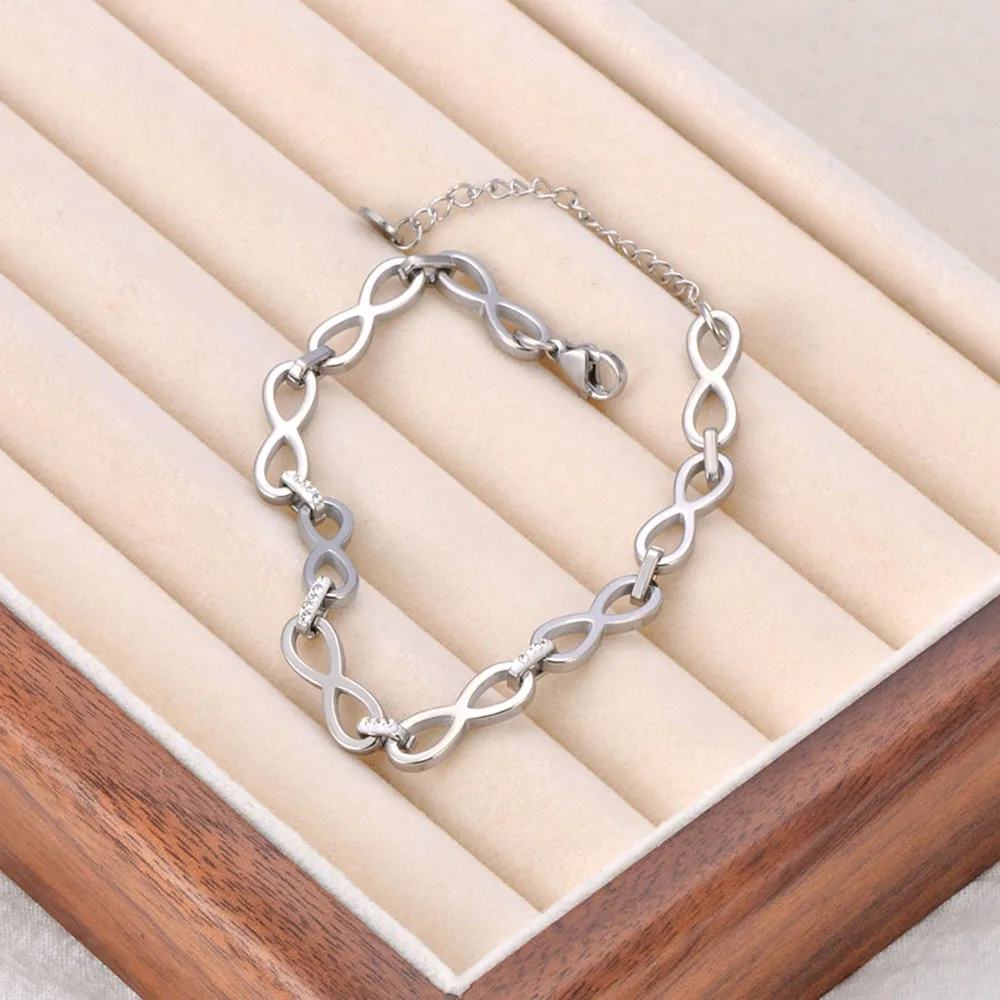 Lokaer Waterproof Fashion Infinite Eternity Chain Bracelet 18k Gold Plated 316L Stainless Steel Hand Bangles For Women B24050